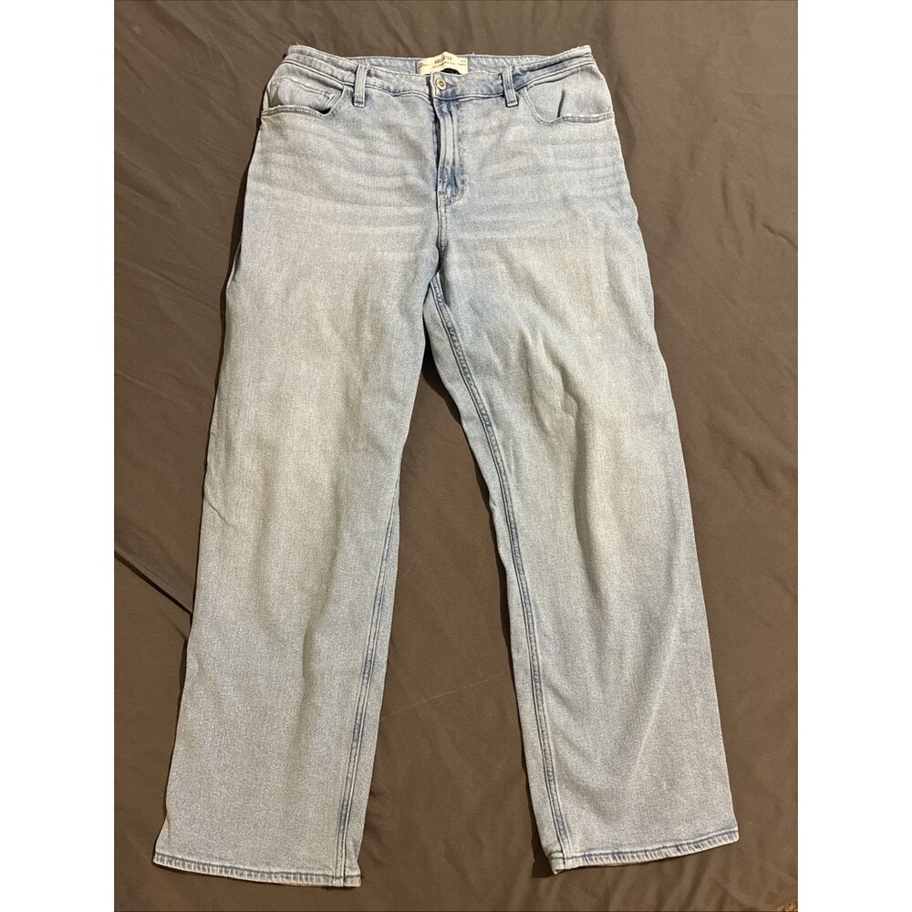 Hollister Ultra High Rise Dad Jeans Sz 32W 14R Light Wash